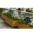 donica-na-kolkach-corten-ogrod.webp