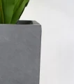 donica-kolumnowa-60cm-imitacja-betonu-detal.webp