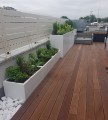 donica-prostokatna-włokno-szklane-biale-balkon.jpg